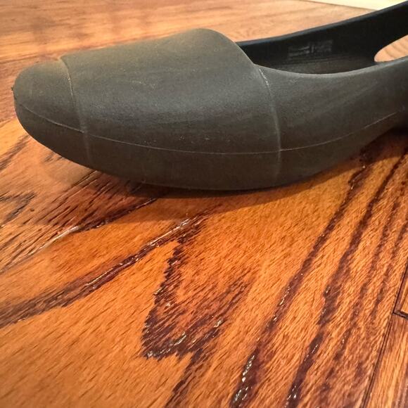 Crocs Iconic Comfort Kelli Black Ballerina Womens 8 Slip On Flat Bendable Shoes - Picture 10 of 16